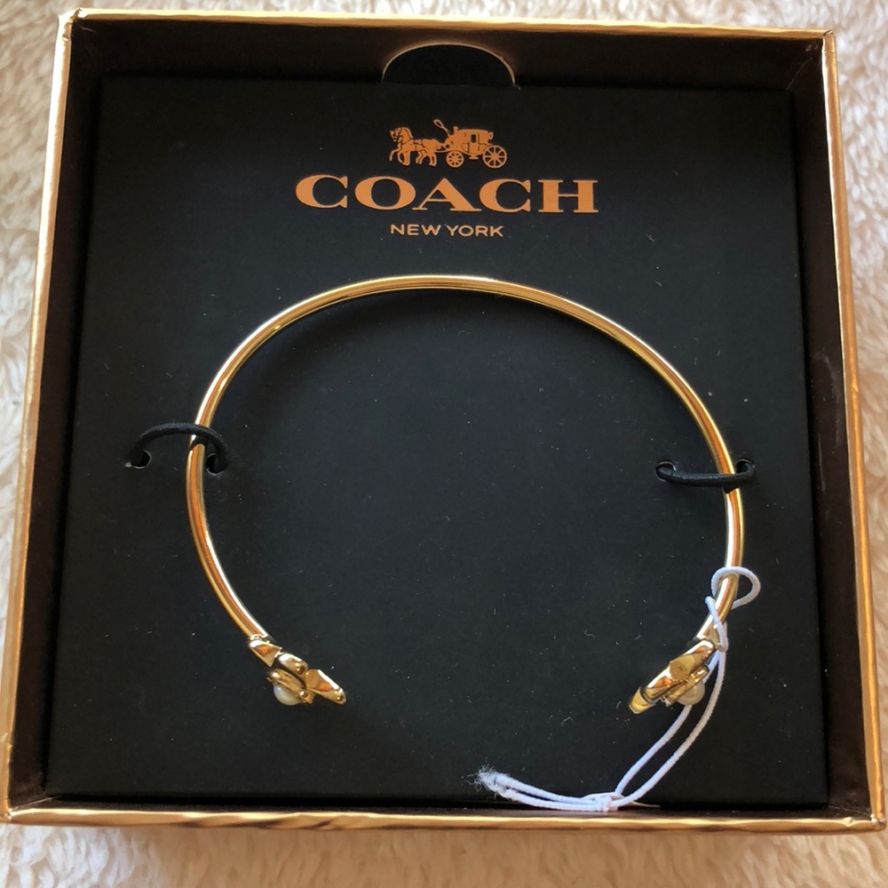 Coach goldtone pearl cuff bracelet (NWT)LAST ONE ! - Picture 6 of 8